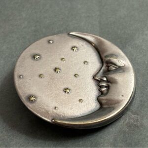 Half moon pin with stars